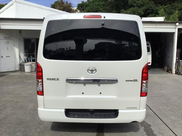 ハイエースバン ロングスーパーＧＬ　ＳＤナビ・フルセグＴＶ・ＣＤ・ＤＶＤ・Ｂｌｕｅｔｏｏｔｈ・バックカメラ・ＥＴＣ・オートエアコン・光軸調整・ドアバイザー・プライバシーガラス・スマートキー・プッシュスタート（6枚目）