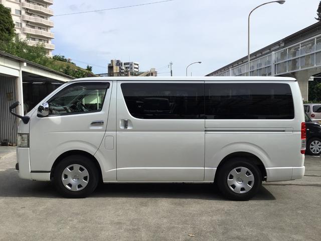 ハイエースバン ロングスーパーＧＬ　ＳＤナビ・フルセグＴＶ・ＣＤ・ＤＶＤ・Ｂｌｕｅｔｏｏｔｈ・バックカメラ・ＥＴＣ・オートエアコン・光軸調整・ドアバイザー・プライバシーガラス・スマートキー・プッシュスタート（8枚目）