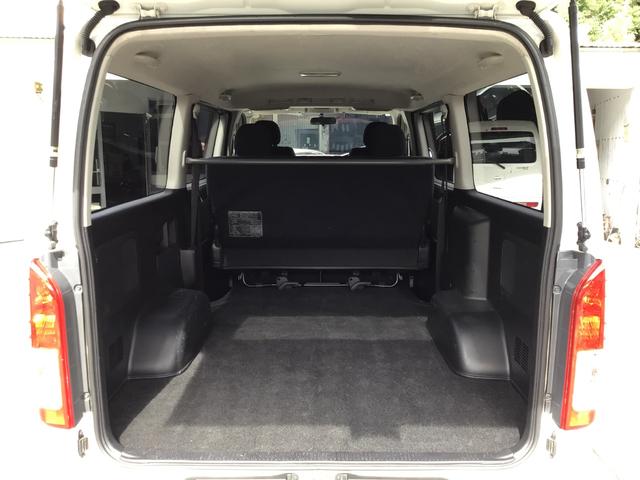 ハイエースバン ロングスーパーＧＬ　ＳＤナビ・フルセグＴＶ・ＣＤ・ＤＶＤ・Ｂｌｕｅｔｏｏｔｈ・バックカメラ・ＥＴＣ・オートエアコン・光軸調整・ドアバイザー・プライバシーガラス・スマートキー・プッシュスタート（9枚目）
