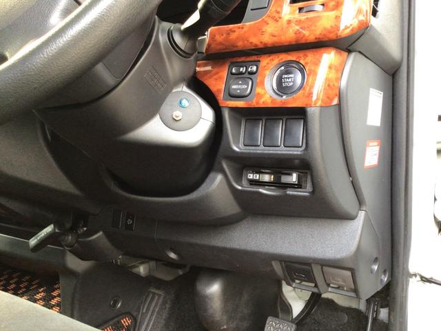 ハイエースバン ロングスーパーＧＬ　ＳＤナビ・フルセグＴＶ・ＣＤ・ＤＶＤ・Ｂｌｕｅｔｏｏｔｈ・バックカメラ・ＥＴＣ・オートエアコン・光軸調整・ドアバイザー・プライバシーガラス・スマートキー・プッシュスタート（17枚目）