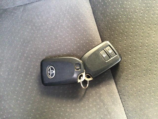 ハイエースバン ロングスーパーＧＬ　ＳＤナビ・フルセグＴＶ・ＣＤ・ＤＶＤ・Ｂｌｕｅｔｏｏｔｈ・バックカメラ・ＥＴＣ・オートエアコン・光軸調整・ドアバイザー・プライバシーガラス・スマートキー・プッシュスタート（18枚目）