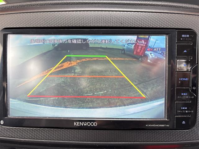 バックカメラも付いています。駐車の時に便利なのはもちろんの事、後方死角にいる子供たちに気が付くことができるので安心安全ですね