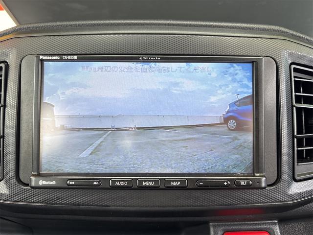 バックカメラも付いています。駐車の時に便利なのはもちろんの事、後方死角にいる子供たちに気が付くことができるので安心安全ですね