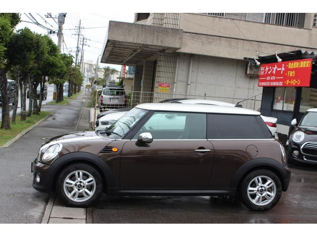 ＭＩＮＩ クーパー　ディーラー車　修復歴無し　１５ＡＷ　ＡＵＸ入力　ＣＤ　ドライブレコーダー　ＥＴＣ　ハーフレザー　スペアキー　電動格納ミラー（19枚目）