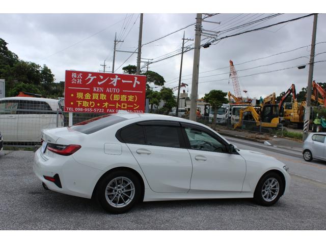 ３１８ｉ　ワンオーナー　ディーラー車　記録簿　禁煙車　ＬＥＤヘッド　パワーシート　ブラインドスポット　ＥＴＣ　バックカメラ　アイドリングストップ　Ｂｌｕｅｔｏｏｔｈ　スクリーンミラーリング　タイプＣ入力　ＵＳＢ(9枚目)