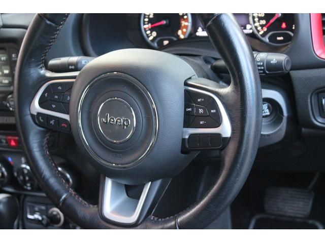 ジープ・レネゲード トレイルホーク　本土仕入れ　ディーラー車　ＥＴＣ　バックカメラ　Ｂｌｕｅｔｏｏｔｈ　パーキングセンサー　ポータブルナビ　ＵＳＢ　ＡＵＸ　ルーフレール（40枚目）