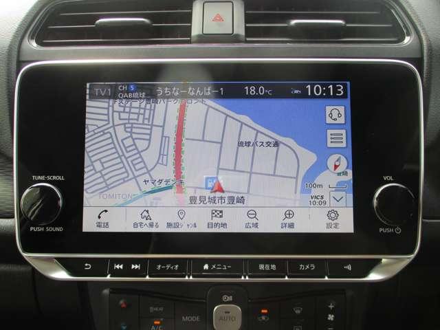 初めての場所はもちろん、長距離ドライブにも、あるとやっぱり便利なナビも。充電スポットも探せます。