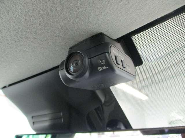 純正ドライブレコーダー付き！社内後方用カメラ！