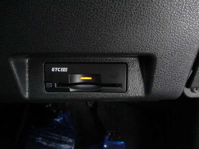 【ＥＴＣ２．０車載器】高速道路の料金所もノンストレスでスムーズに通過できるＥＴＣ。スマートなビルトインタイプ！