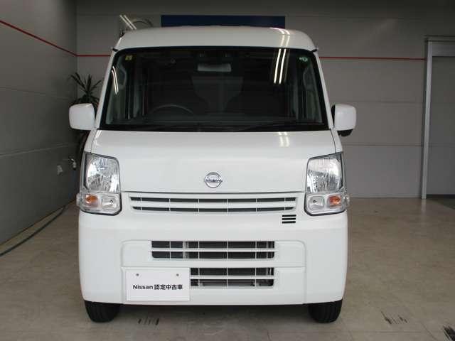 このクルマなら、きっと仕事もうまくいく。そんな期待に、自信をもって応えてくれる頼もしいビジネスパートナー、日産クリッパーバン。