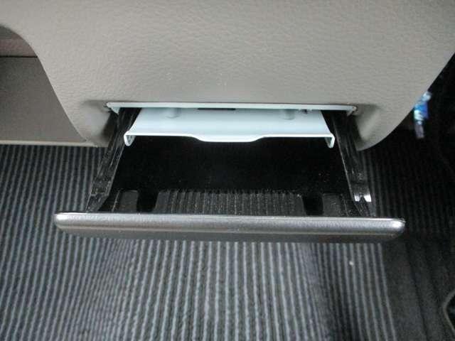 排気量は６６０ｃｃの軽貨物。日産唯一の軽箱バンです。