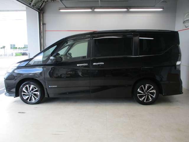 ボディサイズは全長４８０ｃｍ、全幅１７４ｃｍ、全高１８６ｃｍ。両側電動スライドドアで、お子様からご年配の方まで一緒のお出かけがさらに楽しくなります♪