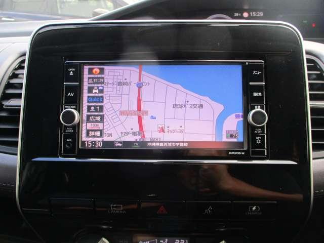 純正７インチナビ（ＭＭ３１９Ｄ-Ｗ）搭載。初めての場所はもちろん、長距離ドライブにも、あるとやっぱり便利なナビ。