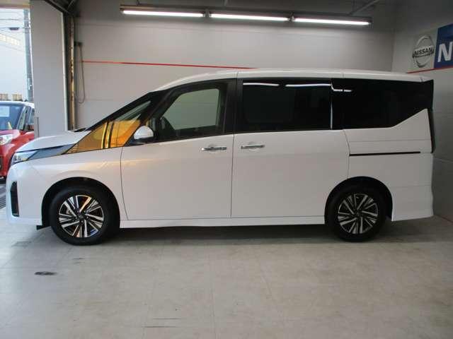 ボディサイズは全長４７７ｃｍ、全幅１７２ｃｍ、全高１８７ｃｍ。両側電動スライドドアで、お子様からご年配の方まで一緒のお出かけがさらに楽しくなります♪