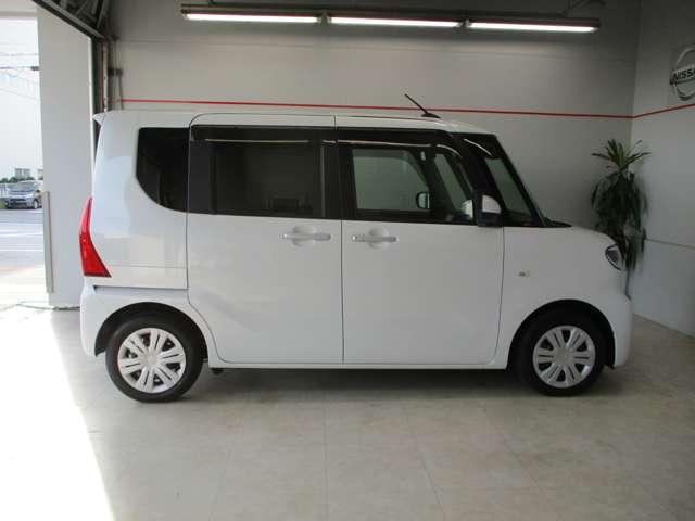 排気量は６６０ｃｃの軽自動車。助手席側電動スライドドア採用！センターピラーレスなのでドア開閉時には大きな開口部で乗り降りしやすいです。