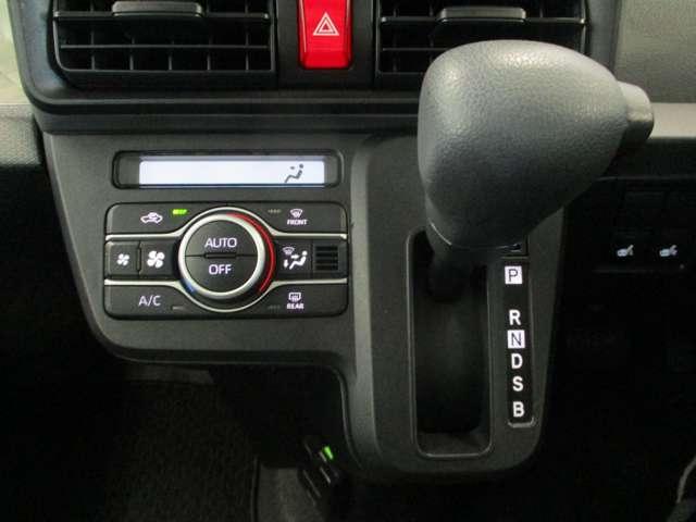 ■プッシュ式オートエアコン採用。操作も簡単・楽々です♪