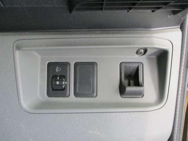 ■ヘッドライトマニュアルレベライザー。■コイン置き有り！