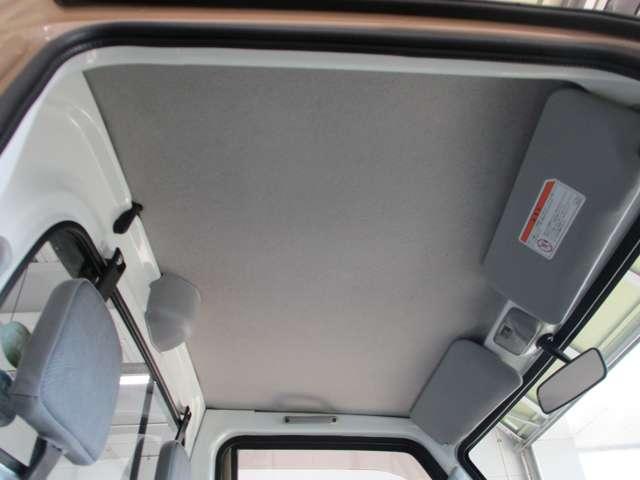 車内は切れや破れ等無く綺麗な状態です。