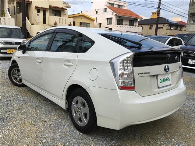 トヨタプリウスの中古車を探すなら グーネット 沖縄県那覇市の中古車情報
