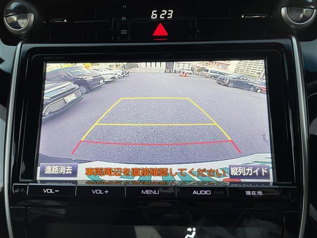 【バックカメラ】駐車時に後方がリアルタイム映像で確認できます。狭い場所での駐車や、夜間のバック時に大活躍します。今や必須となった装備のひとつです！