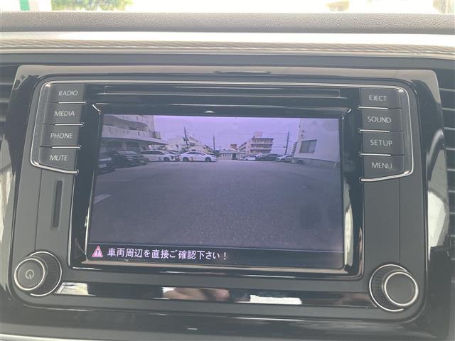【バックカメラ】駐車時に後方がリアルタイム映像で確認できます。狭い場所での駐車や、夜間のバック時に大活躍します。今や必須となった装備のひとつです！