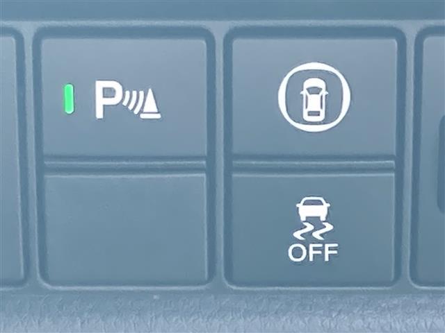 【　クリアランスソナー　】クリアランスソナーが装備されております♪障害物を検知しドライバーに知らせてくれるので狭いスペースへの駐車時など、衝突回避にお役立てくださいませ♪