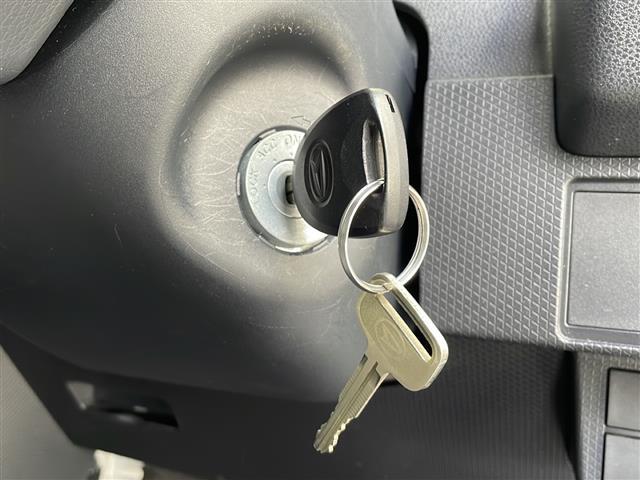 【　キーレスエントリー　】ボタンひとつでドアの開閉が可能で便利なキーレスエントリー付！