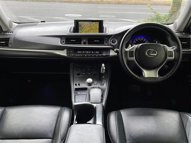 ＣＴ ＣＴ２００ｈ　バージョンＬ　禁煙車　純正ナビ　ＣＤ　ＵＳＢ　ＡＵＸ　ＴＶ　ＤＶＤ　バックカメラ　防錆処理　クルーズコントロール　メモリー付パワーシート　ドライブレコーダー付きデジタルインナーミラー　ＥＴＣ　クリアランスソナー