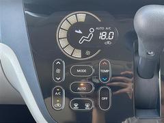 【　オートエアコン　】車内温度を感知して自動で温度調整をしてくれるのでいつでも快適な車内空間を創り上げます！ 3