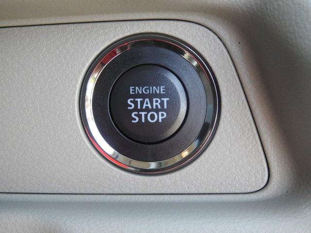 プッシュスタートボタン　ブレーキを踏みながら押すとエンジン始動・止めるときはボタンを押すだけです☆