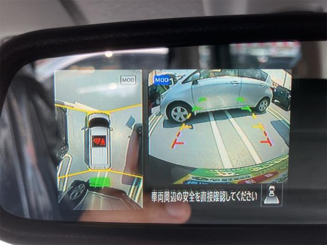 全周囲や後方確認に便利で安全な全方位型モニターとバックカメラも装備しています。