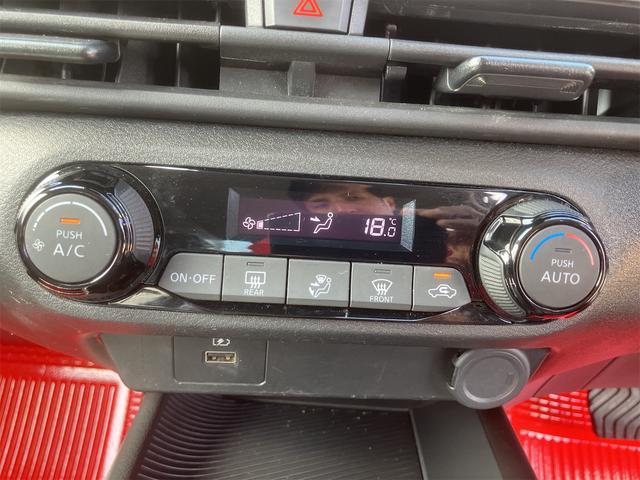 手の届きやすいところで簡単操作ができる空調付き！オールシーズンお好みの温度調節ができます。