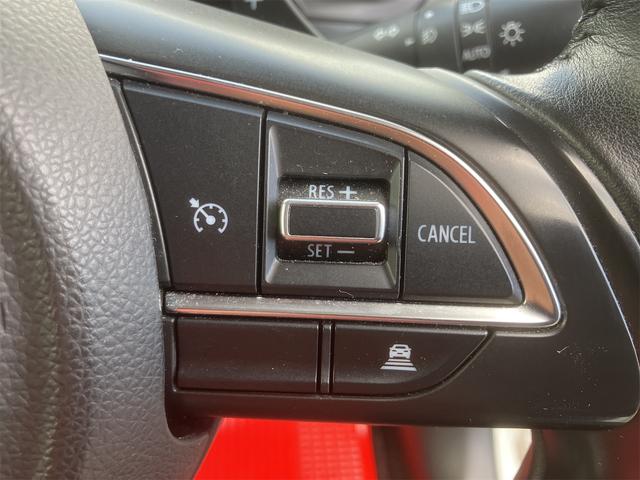 ハンドルにも目立つ傷や擦れは御座いません。目線を大きくそらすことなくボタンの操作を行うことができます。