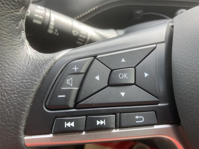 【ハンドルボタン】目線を大きくそらすことなくボタンの操作を行うことができるので、安全にも配慮できますね。