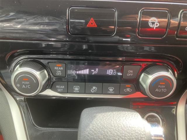 手の届きやすいところで簡単操作ができる空調付き！オールシーズンお好みの温度調節ができます。