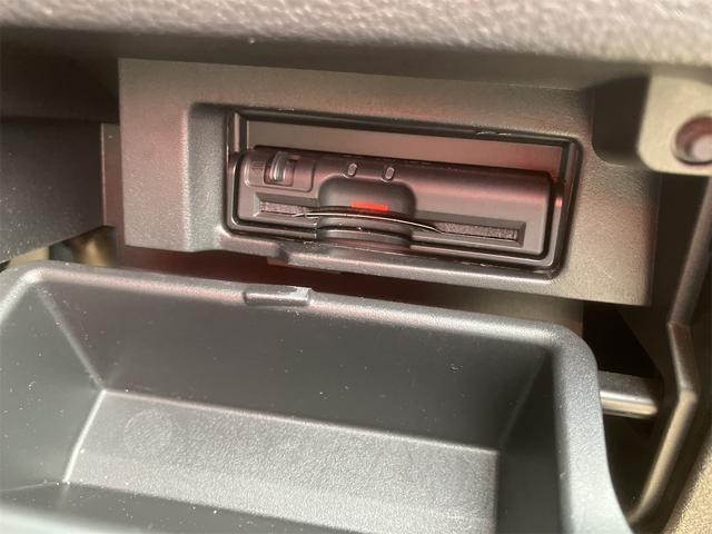 今では必需品のＥＴＣも付いております。高速道路での出入りもスムーズ。渋滞緩和にもなりエコにも繋がります。