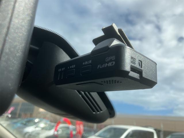 ドライブレコーダーもついています！もし事故を起こしてしまったら。そんな時に心強い味方になるのが、運転の記録を映像と音で記録するドライブレコーダーです。
