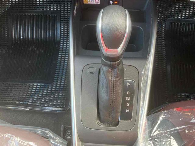 フロンクス ベースグレード　全周囲カメラ　クリアランスソナー　オートクルーズコントロール　レーンアシスト　衝突被害軽減システム　ナビ　ＴＶ　アルミホイール　スマートキー　アイドリングストップ　電動格納ミラー　シートヒーター　ＡＴ（9枚目）