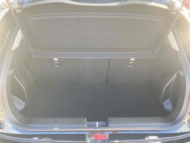 フロンクス ベースグレード　全周囲カメラ　クリアランスソナー　オートクルーズコントロール　レーンアシスト　衝突被害軽減システム　ナビ　ＴＶ　アルミホイール　スマートキー　アイドリングストップ　電動格納ミラー　シートヒーター　ＡＴ（20枚目）