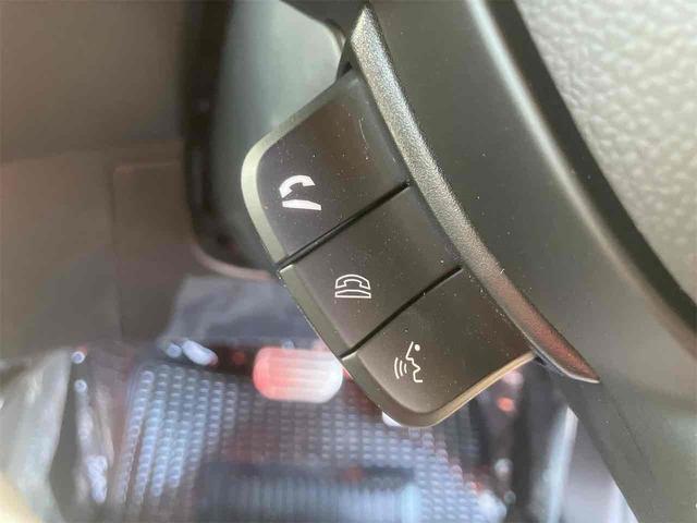 フロンクス ベースグレード　全周囲カメラ　クリアランスソナー　オートクルーズコントロール　レーンアシスト　衝突被害軽減システム　ナビ　ＴＶ　アルミホイール　スマートキー　アイドリングストップ　電動格納ミラー　シートヒーター　ＡＴ（29枚目）