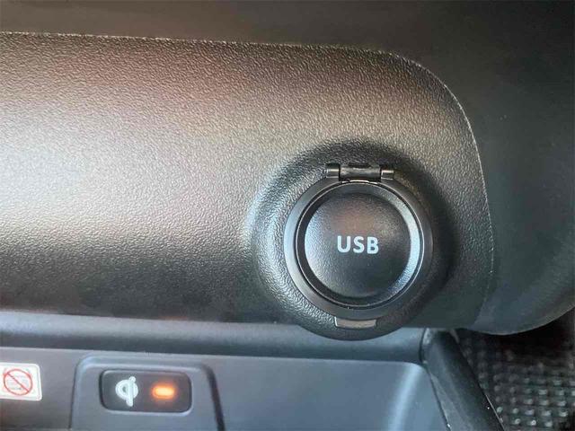 フロンクス ベースグレード　全周囲カメラ　クリアランスソナー　オートクルーズコントロール　レーンアシスト　衝突被害軽減システム　ナビ　ＴＶ　アルミホイール　スマートキー　アイドリングストップ　電動格納ミラー　シートヒーター　ＡＴ（30枚目）