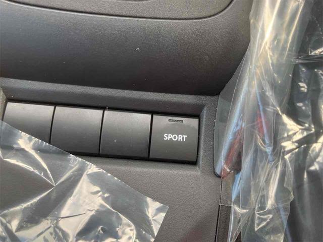 フロンクス ベースグレード　全周囲カメラ　クリアランスソナー　オートクルーズコントロール　レーンアシスト　衝突被害軽減システム　ナビ　ＴＶ　アルミホイール　スマートキー　アイドリングストップ　電動格納ミラー　シートヒーター　ＡＴ（32枚目）