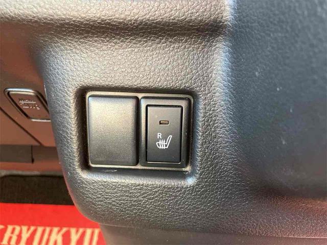 座席のシートを温めるシートヒーター！その温かさは一度経験したら欠かすことができません！エアコンで乾燥しやすい車内も防ぐ事ができます！