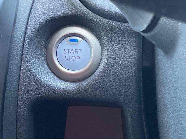 プッシュエンジンスタートシステム、エンジン始動・停止をワンタッチで行うことができます。