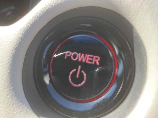 キーを携帯しているだけで、エンジンの始動が可能な装備です。プッシュスタートですのでエンジンの始動もボタンを押すだけです