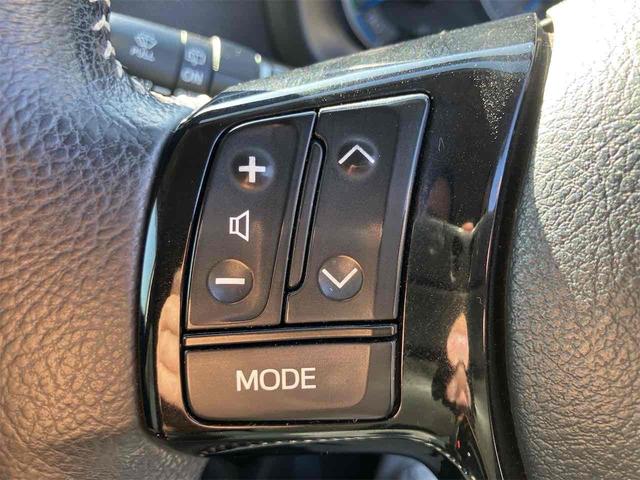 【ハンドルボタン】目線を大きくそらすことなくボタンの操作を行うことができるので、安全にも配慮できますね。