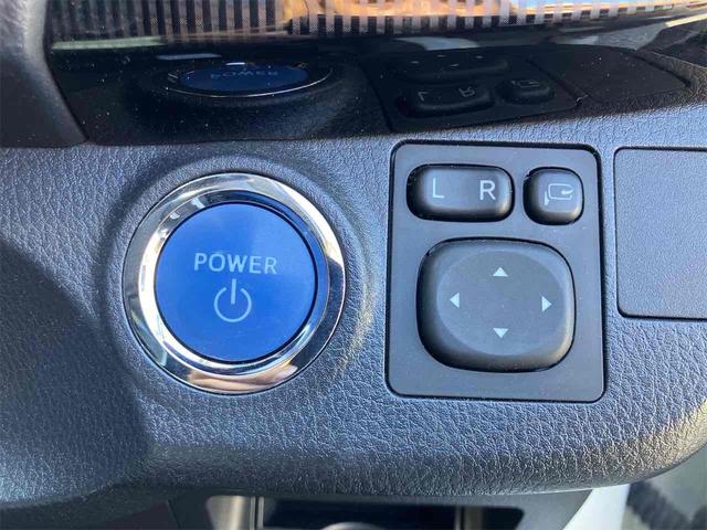 キーを携帯しているだけで、エンジンの始動が可能な装備です。プッシュスタートですのでエンジンの始動もボタンを押すだけです