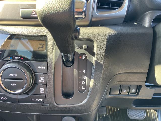 発進時や後退時に必ず操作するレバーです。操作のしやすさが肝になってきます。ぜひ一度体感してください。