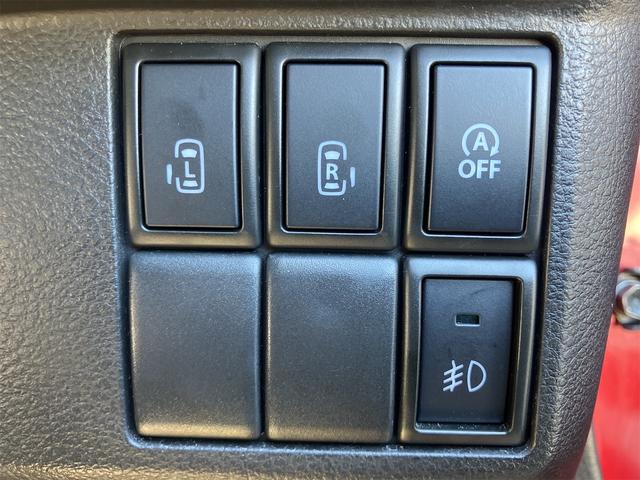 両側電動スライドドア！！荷物で手が塞がるなど簡単にドアの開閉が出来ます！何より力いらずで開閉ＯＫ！女性やお年寄りにも優しい。電動機能はＯＦＦにもできますから元気なお子様の駆け出しも安心！