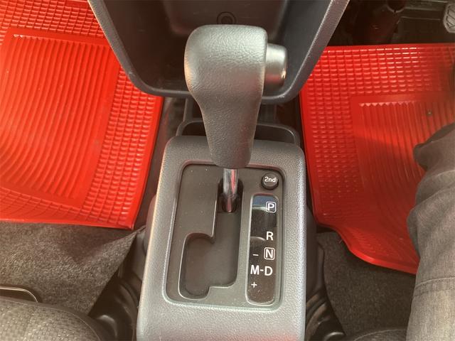 シフトレバー。ぜひ一度お客様の目で確認してください。